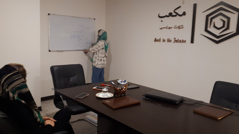 آموزش اسپرینگ بوت در اصفهان